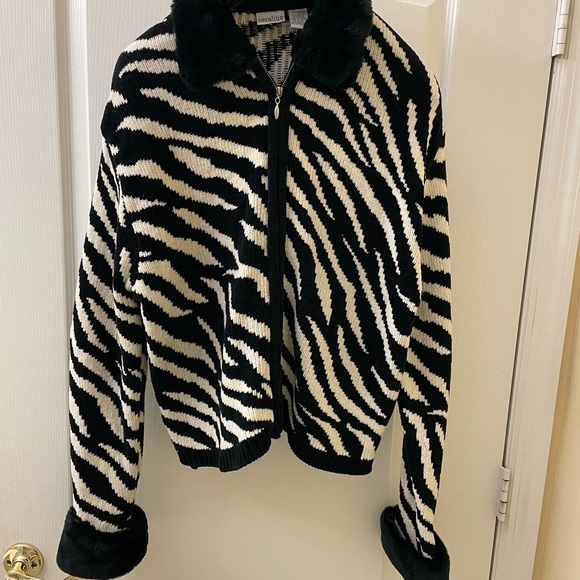 Heavy zip up sweater - Picture 2 of 3